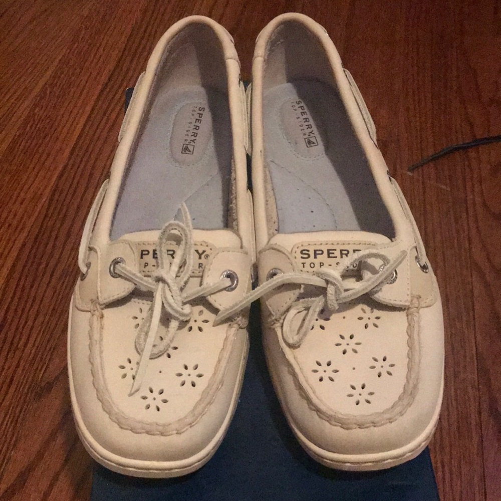 Sperry angel fish white flower cut out